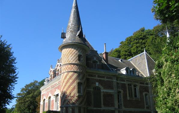 Château Les Aygues près de l'Hôtel restaurant La Taverne des deux Augustins, hôtel 2 étoiles, hôtel de charme, restaurant traditionnel, brasserie, hôtel bord de mer à Etretat, Seine Maritime, Normandie