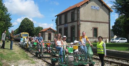 Vélo Rail près de l'Hôtel restaurant La Taverne des deux Augustins, hôtel 2 étoiles, hôtel de charme, restaurant traditionnel, brasserie, hôtel bord de mer à Etretat, Seine Maritime, Normandie