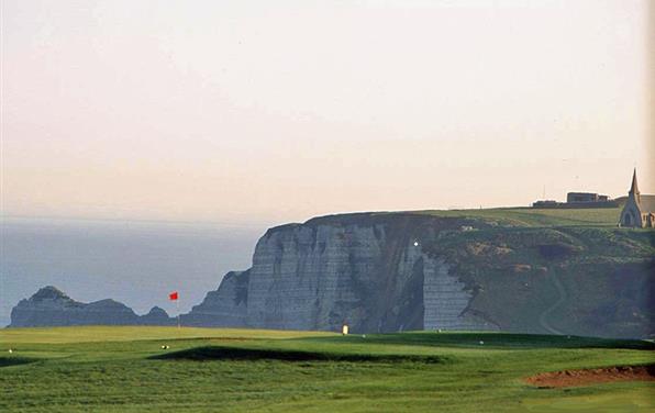 Golf d'Etretat près de l'Hôtel restaurant La Taverne des deux Augustins, hôtel 2 étoiles, hôtel de charme, restaurant traditionnel, brasserie, hôtel bord de mer à Etretat, Seine Maritime, Normandie